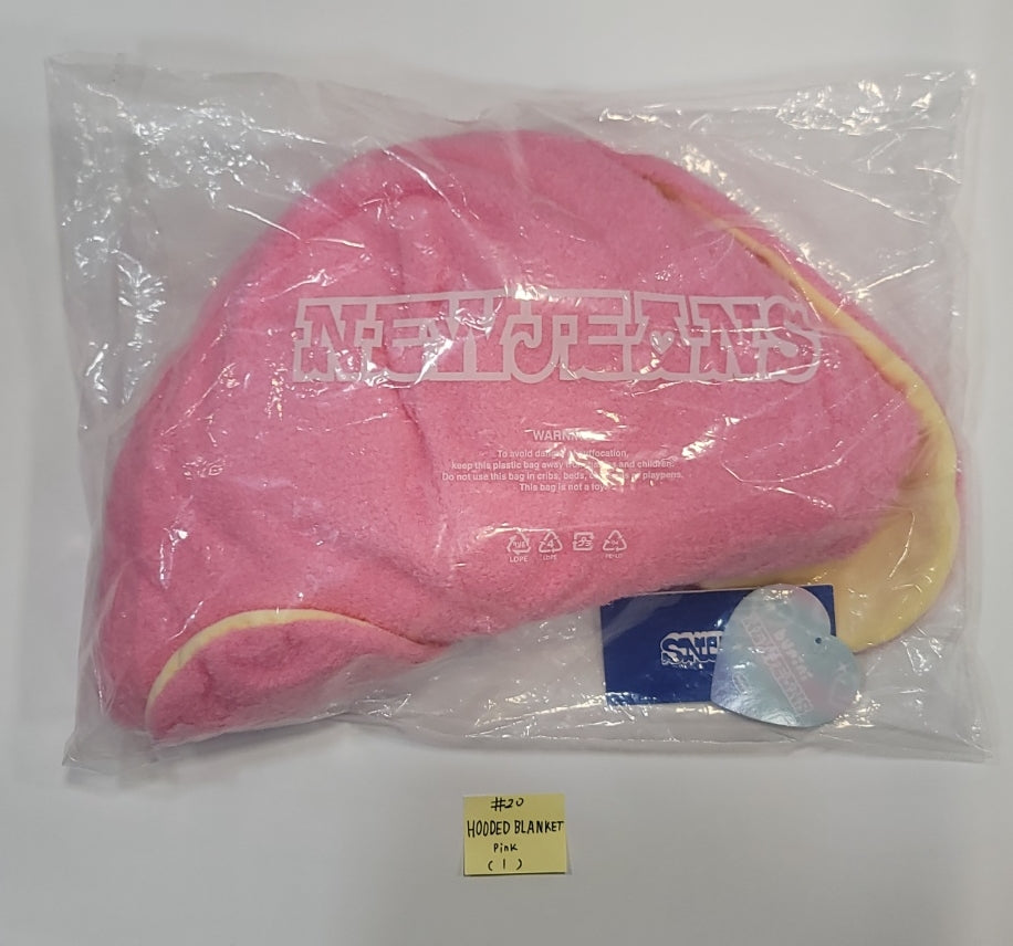 NEW JEANS "Hang out with NewJeans X LINE FRIENDS" - Official MD (1) [23.11.24] - HALLYUSUPERSTORE