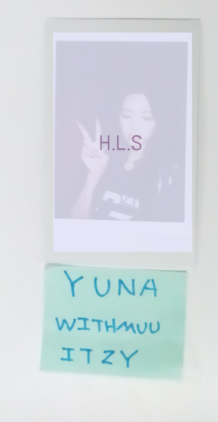 YUNA (Of ITZY) &