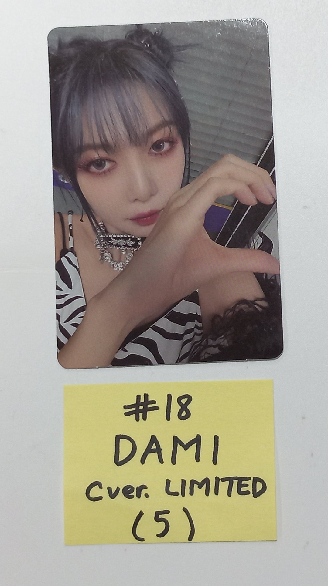 Dreamcatcher "VillainS" - Official Photocard, Poster Set (5EA) [Limited C Ver.] [23.11.29] - HALLYUSUPERSTORE