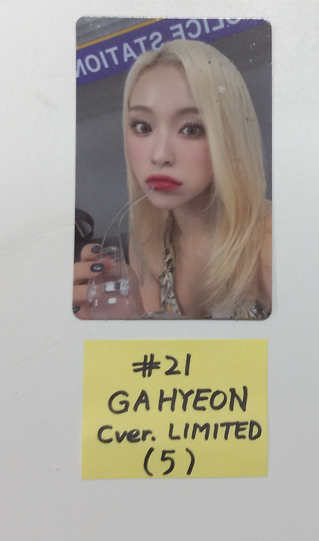 Dreamcatcher "VillainS" - Official Photocard, Poster Set (5EA) [Limited C Ver.] [23.11.29] - HALLYUSUPERSTORE