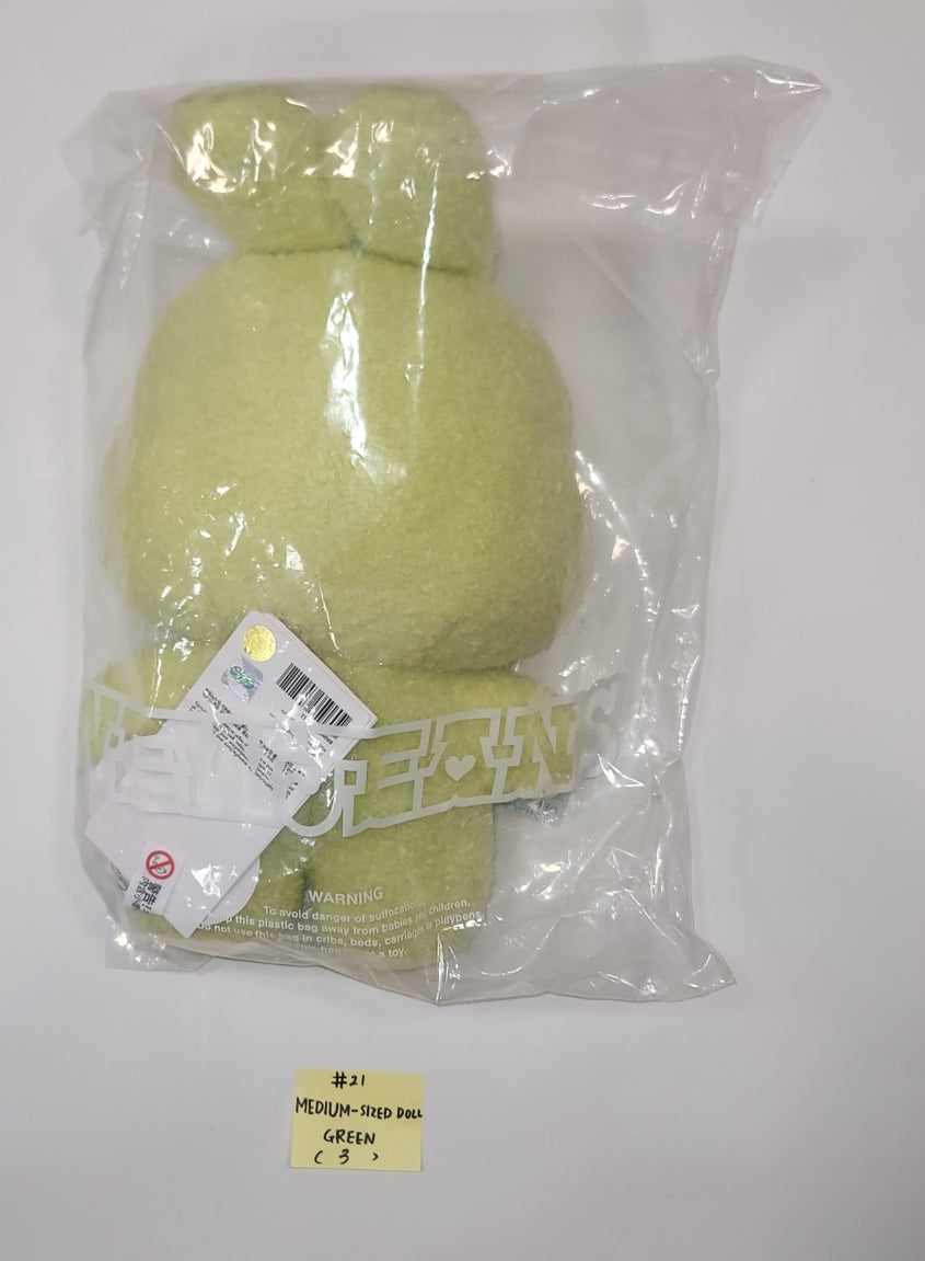 New Jeans - New Jeans x Line Friends Pop-Up Store Official MD (Plush Mini Pouch, Doll Closet, Plush Sticon, Medium-Sized Doll, Costume Plush, Plush House Slippers) [23.12.13] - HALLYUSUPERSTORE
