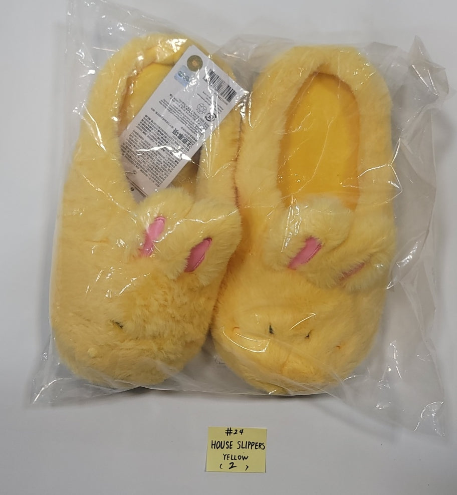 New Jeans - New Jeans x Line Friends Pop-Up Store Official MD (Plush Mini Pouch, Doll Closet, Plush Sticon, Medium-Sized Doll, Costume Plush, Plush House Slippers) [23.12.13] - HALLYUSUPERSTORE