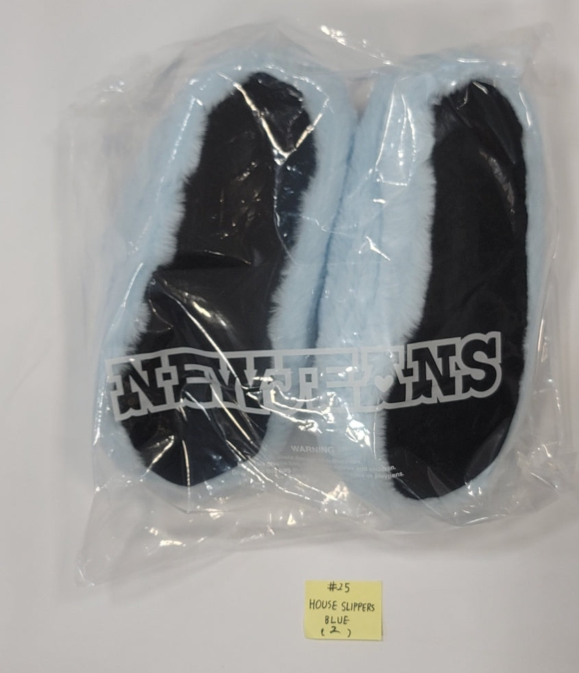 New Jeans - New Jeans x Line Friends Pop-Up Store Official MD (Plush Mini Pouch, Doll Closet, Plush Sticon, Medium-Sized Doll, Costume Plush, Plush House Slippers) [23.12.13] - HALLYUSUPERSTORE