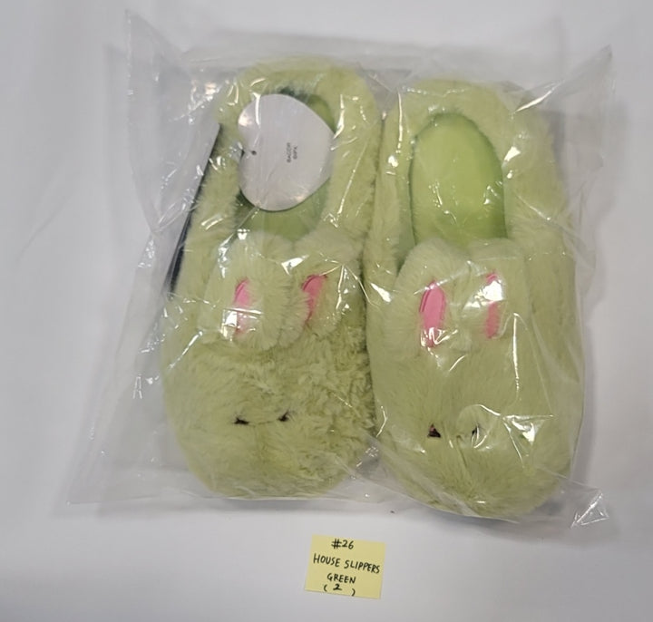 New Jeans - New Jeans x Line Friends Pop-Up Store Official MD (Plush Mini Pouch, Doll Closet, Plush Sticon, Medium-Sized Doll, Costume Plush, Plush House Slippers) [23.12.13] - HALLYUSUPERSTORE