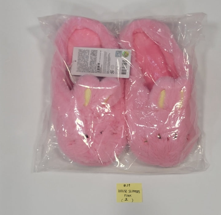 New Jeans - New Jeans x Line Friends Pop-Up Store Official MD (Plush Mini Pouch, Doll Closet, Plush Sticon, Medium-Sized Doll, Costume Plush, Plush House Slippers) [23.12.13] - HALLYUSUPERSTORE