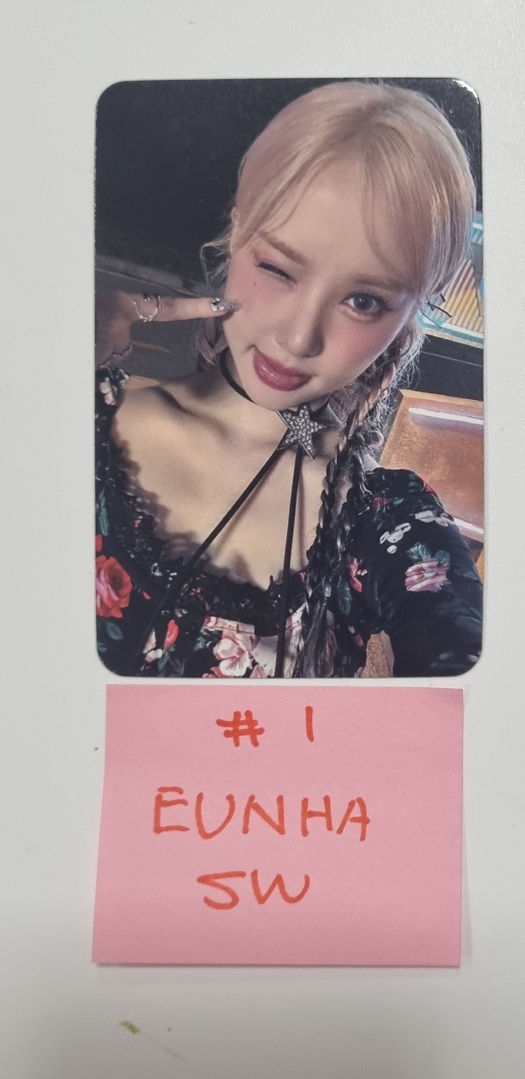 VIVIZ "VERSUS" - Soundwave Fansign Event Photocard Round 3 [23.12.13] - HALLYUSUPERSTORE