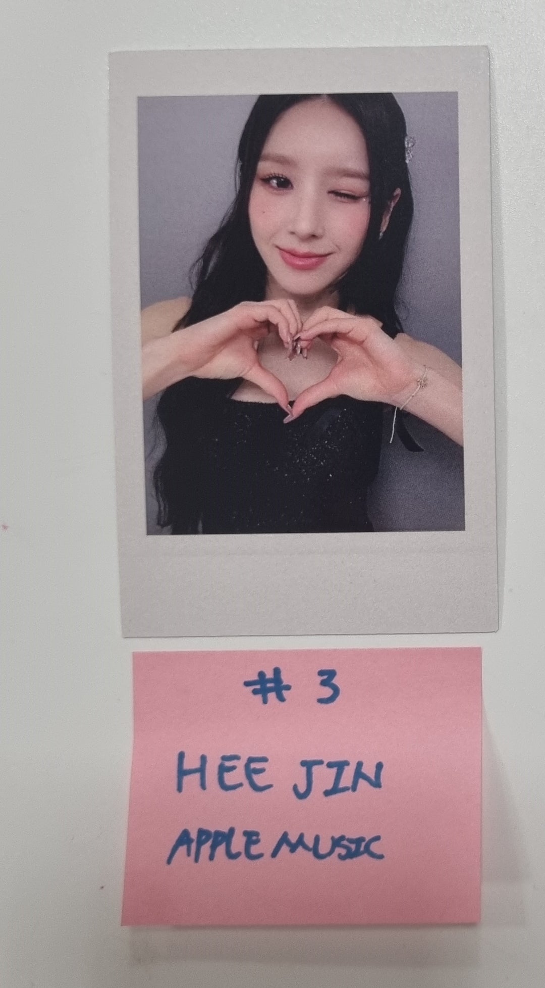 HeeJin "K" - Apple Music Fansign Event Photocard [23.12.13] - HALLYUSUPERSTORE