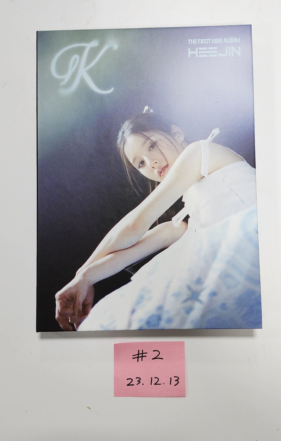 HeeJin 1st Mini "K" - Hand Autographed(Signed) Album [23.12.13] - HALLYUSUPERSTORE
