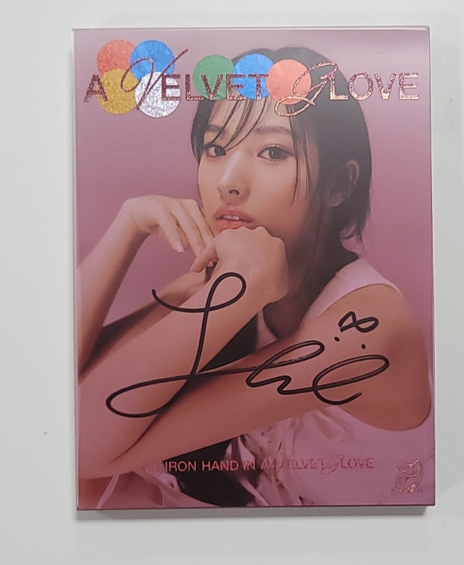 JINI "An Iron Hand In A Velvet Glove" - Hand Autographed(Signed) Album [23.12.15] - HALLYUSUPERSTORE