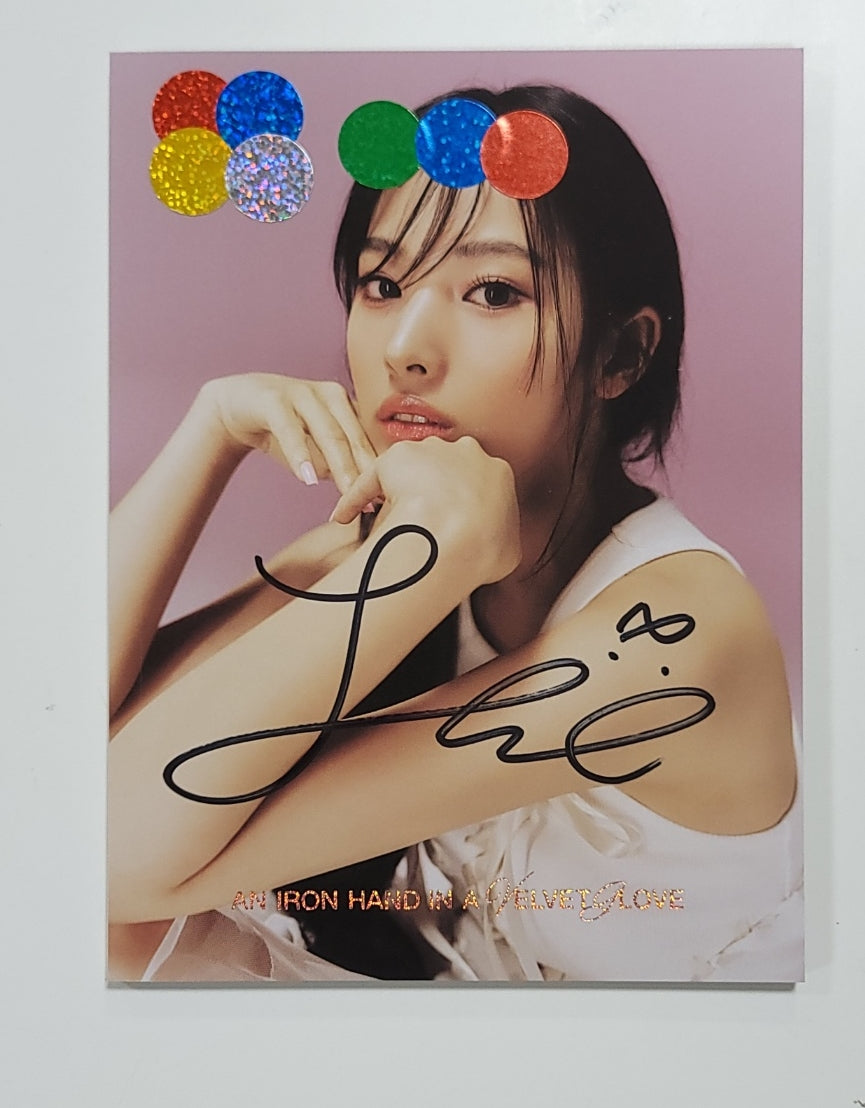 JINI "An Iron Hand In A Velvet Glove" - Hand Autographed(Signed) Album [23.12.15] - HALLYUSUPERSTORE