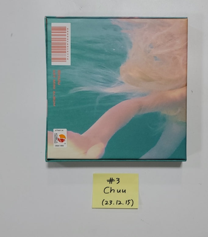 Chuu "Howl" - Hand Autographed(Signed) Album [23.12.15] - HALLYUSUPERSTORE