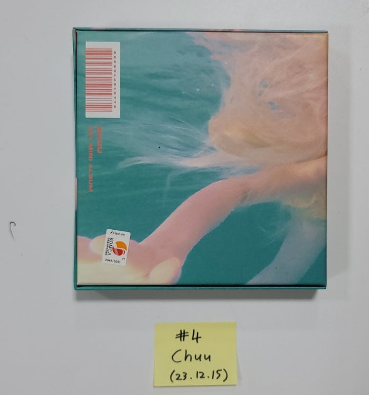 Chuu "Howl" - Hand Autographed(Signed) Album [23.12.15] - HALLYUSUPERSTORE