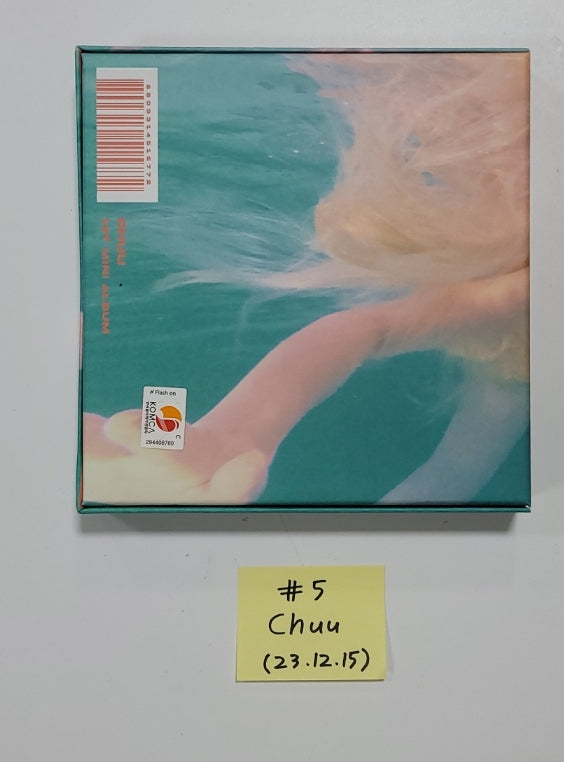 Chuu "Howl" - Hand Autographed(Signed) Album [23.12.15] - HALLYUSUPERSTORE