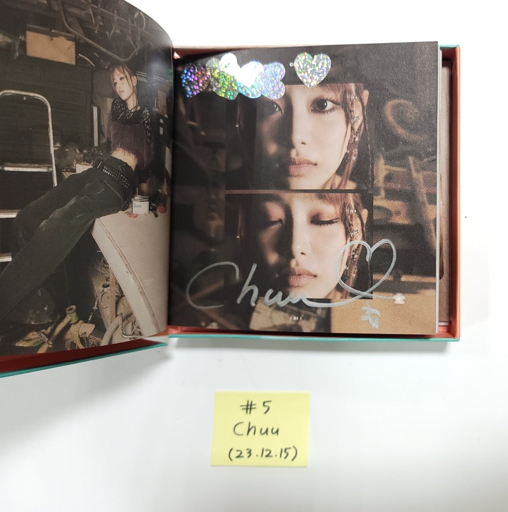 Chuu "Howl" - Hand Autographed(Signed) Album [23.12.15] - HALLYUSUPERSTORE