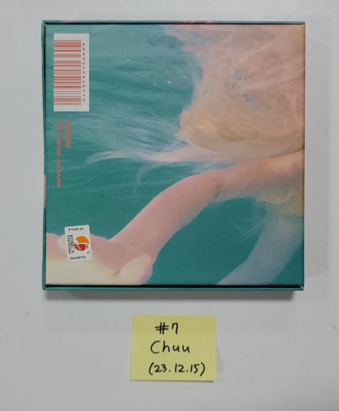 Chuu "Howl" - Hand Autographed(Signed) Album [23.12.15] - HALLYUSUPERSTORE