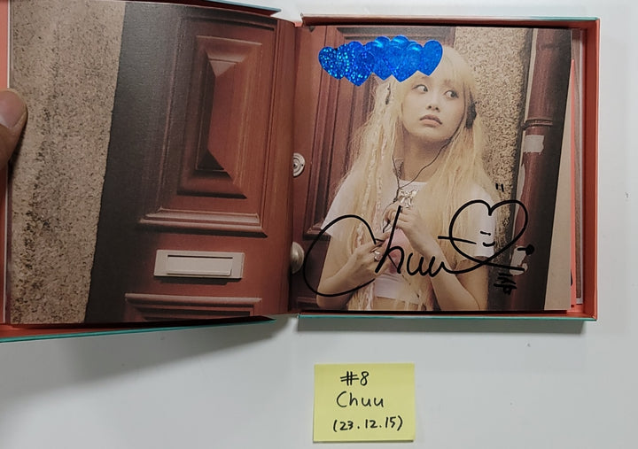 Chuu "Howl" - Hand Autographed(Signed) Album [23.12.15] - HALLYUSUPERSTORE