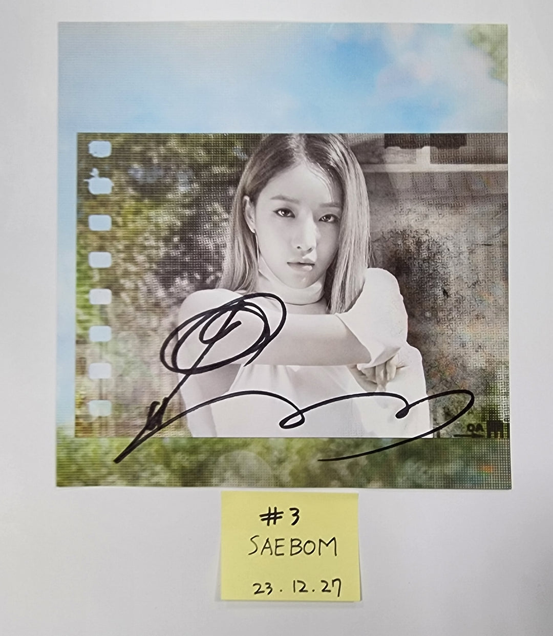 NATURE - A Cut Page From Fansign Event Album [23.12.27] - HALLYUSUPERSTORE