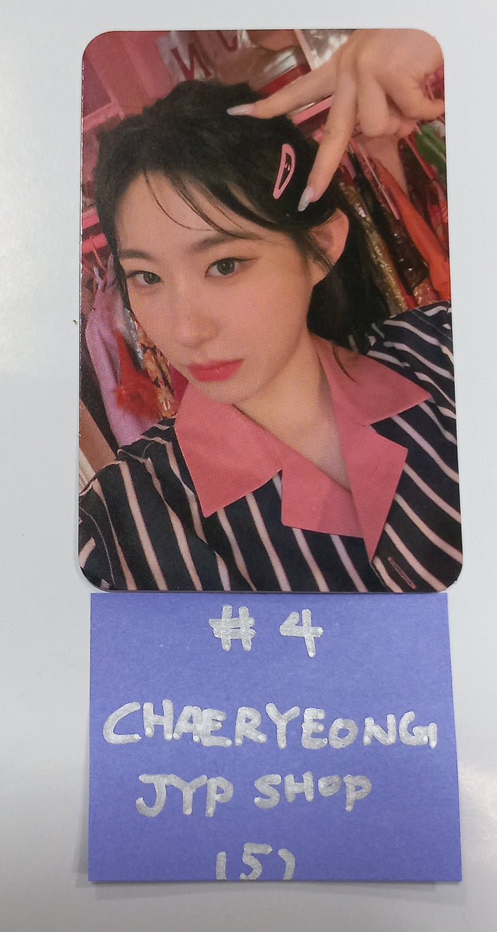 ITZY 2024 Season Greetings "Best Friends Forever" - JYP Shop MD Event Photocard [23.12.28] - HALLYUSUPERSTORE