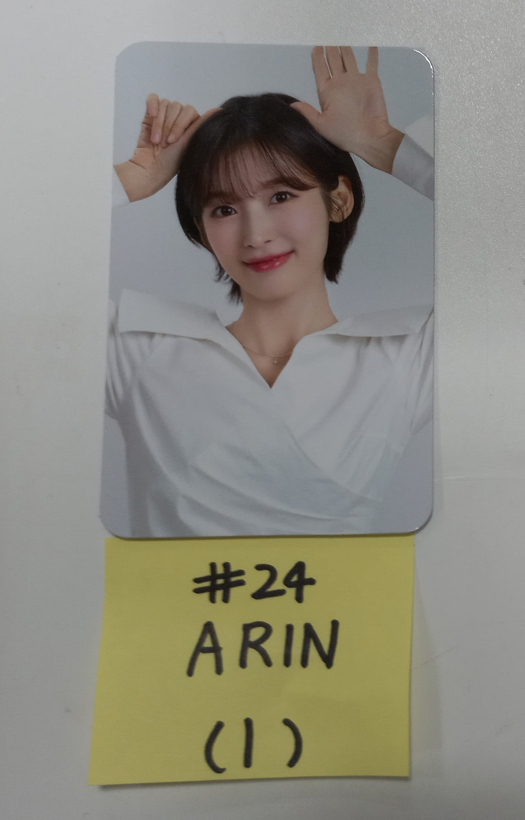 Oh My Girl 2023 Fan Concert "Oh My Land" - Official Photocard [23.12.28] - HALLYUSUPERSTORE