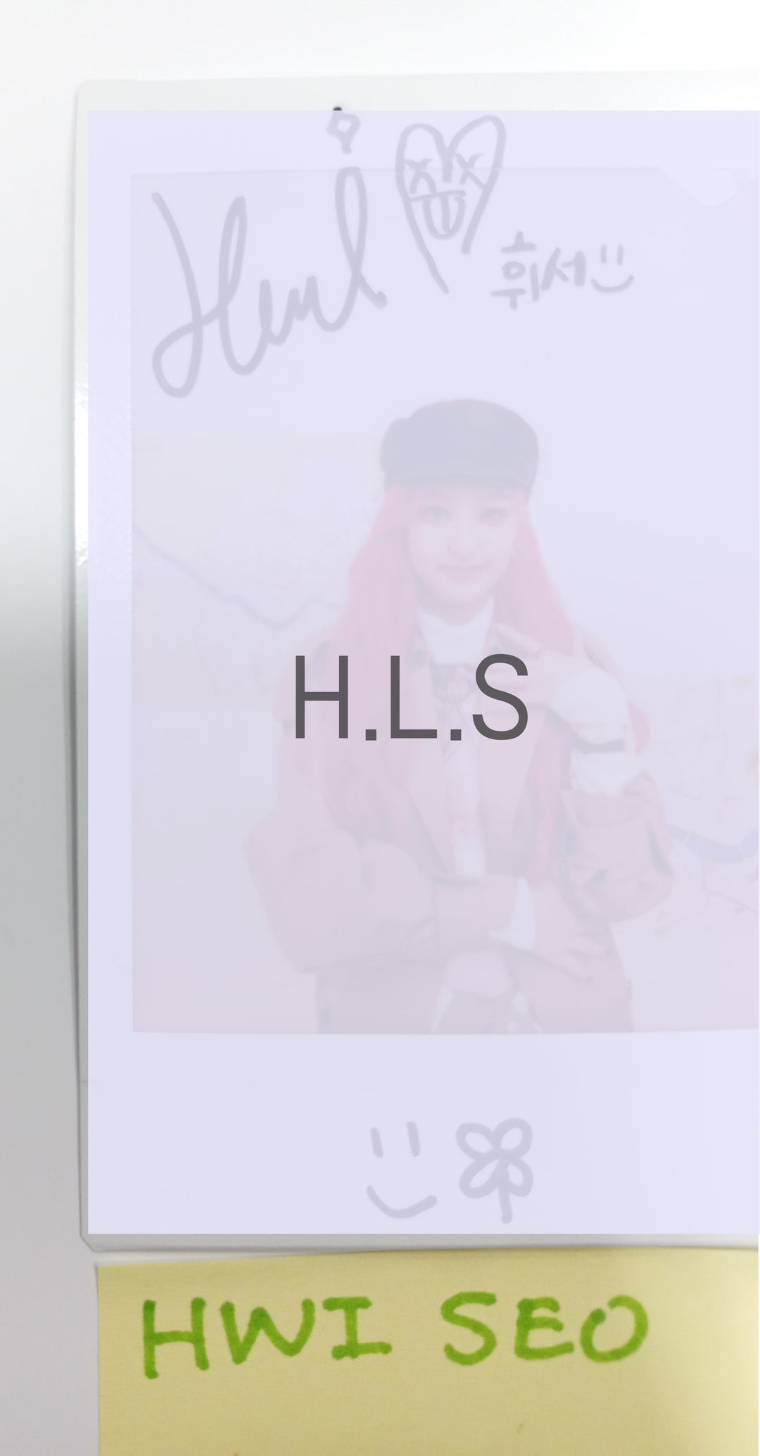 Hwiseo (Of H1-KEY) 2024 SEASON’S GREETINGS "SEOUL TOUR" - Hand Autographed(Signed) Polaroid [23.12.29] - HALLYUSUPERSTORE