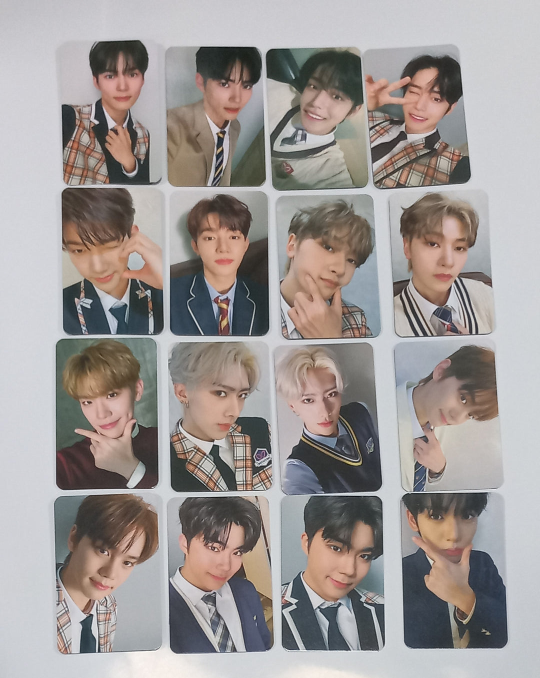 ZEROBASEONE(ZB1) - SKOOLOOKS Event Photocard [24.1.2] - HALLYUSUPERSTORE