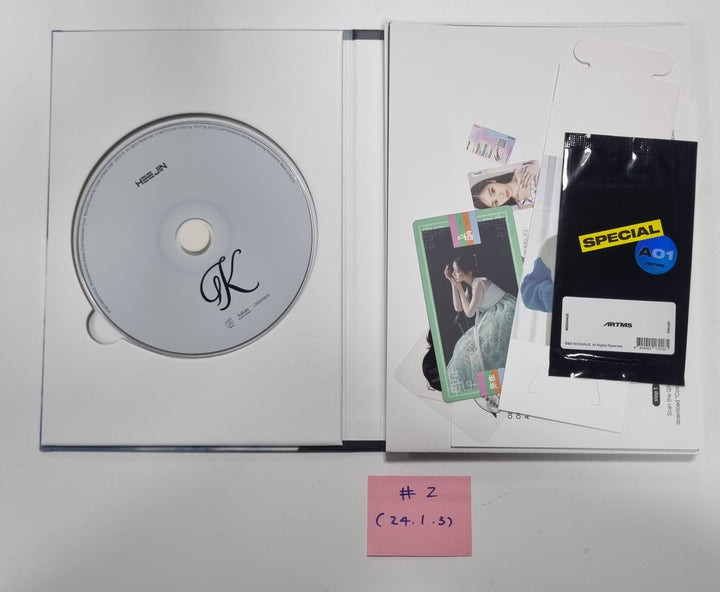 HeeJin 1st Mini "K" - Hand Autographed(Signed) Album [24.1.3] - HALLYUSUPERSTORE