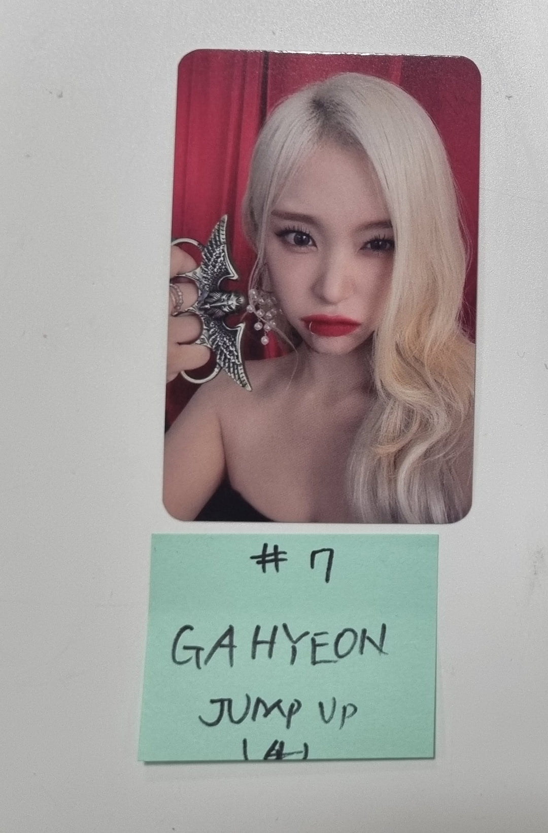 Dreamcatcher "VillainS" - Jump Up Fansign Event Photocard [24.1.8] - HALLYUSUPERSTORE