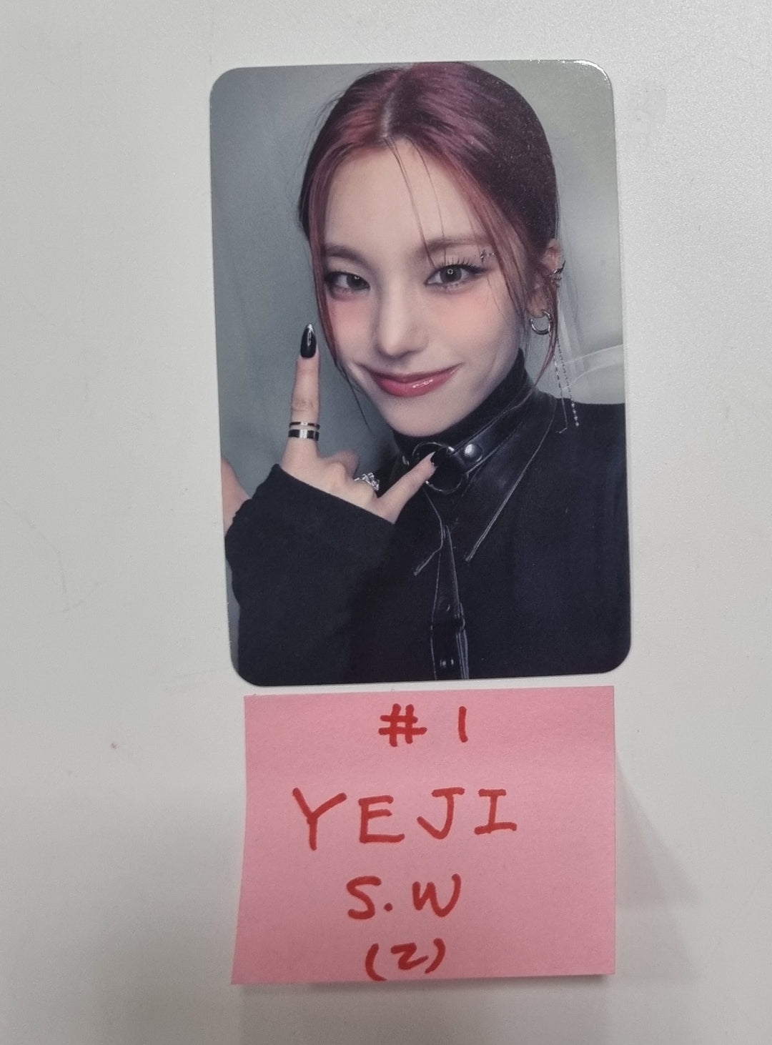 ITZY "BORN TO BE" - Soundwave Pre-Order Benefit Photocard [LIMITED VER] [24.1.9] - HALLYUSUPERSTORE
