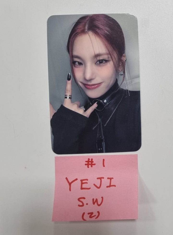 ITZY "BORN TO BE" - Soundwave Pre-Order Benefit Photocard [LIMITED VER] [24.1.9] - HALLYUSUPERSTORE