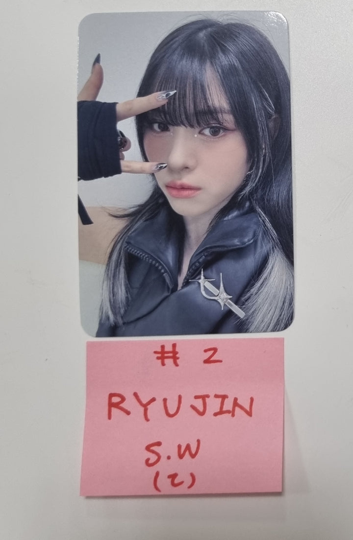 ITZY "BORN TO BE" - Soundwave Pre-Order Benefit Photocard [LIMITED VER] [24.1.9] - HALLYUSUPERSTORE