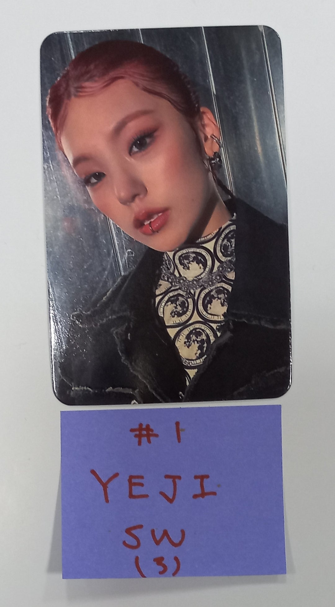 ITZY "BORN TO BE" - Soundwave Fansign Event Photocard [24.1.10] - HALLYUSUPERSTORE