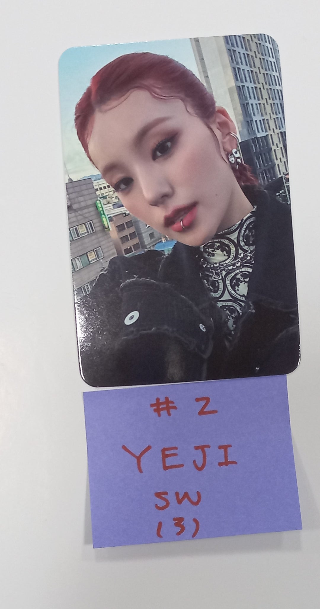 ITZY "BORN TO BE" - Soundwave Fansign Event Photocard [24.1.10] - HALLYUSUPERSTORE