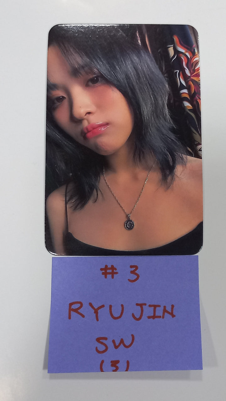 ITZY "BORN TO BE" - Soundwave Fansign Event Photocard [24.1.10] - HALLYUSUPERSTORE