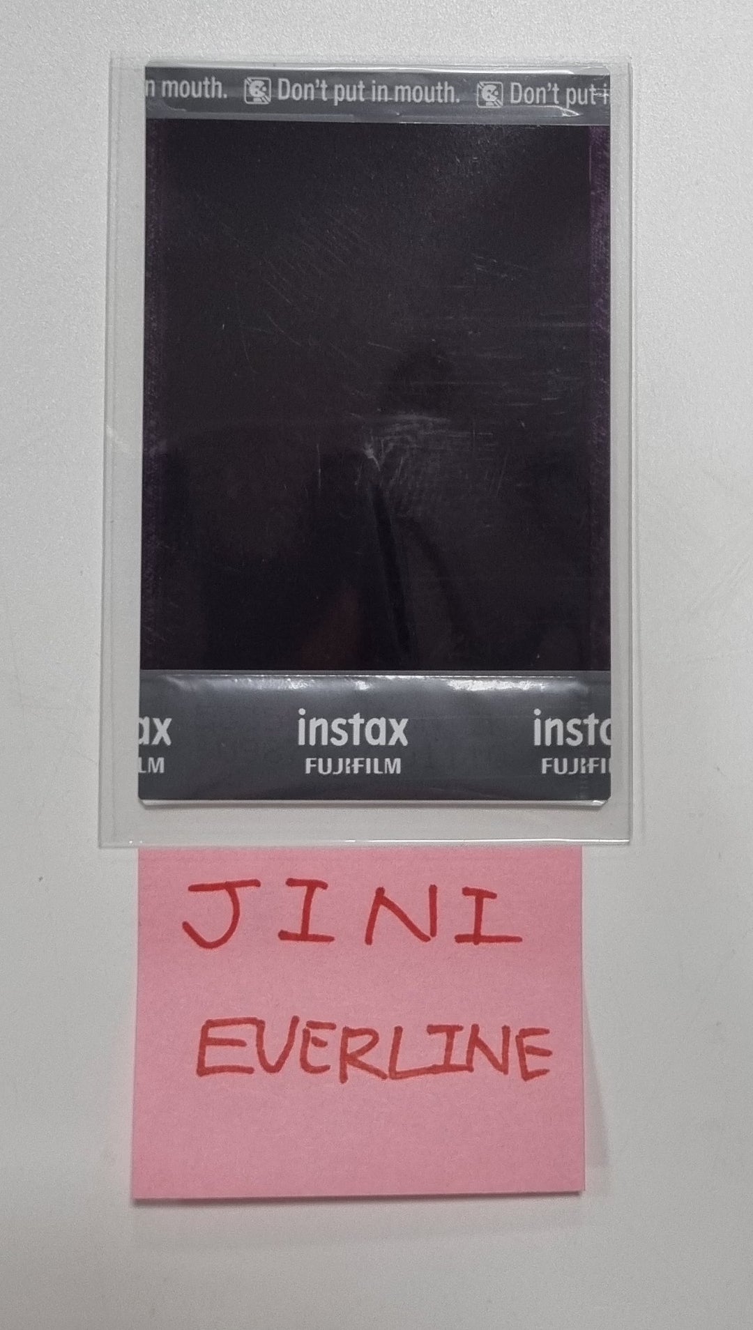 JINI "An Iron Hand In A Velvet Glove" - Hand Autographed(Signed) Polaroid [24.1.11] - HALLYUSUPERSTORE