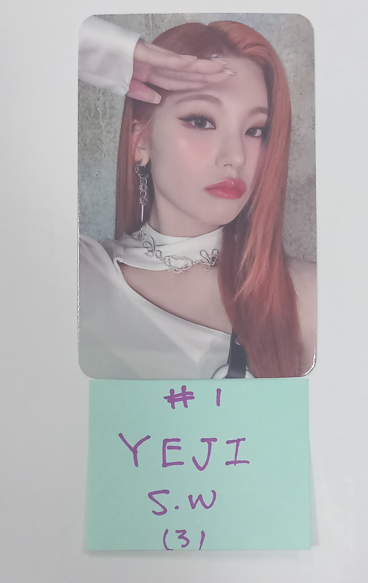 ITZY "BORN TO BE" - Soundwave Fansign Event Photocard [24.1.15] - HALLYUSUPERSTORE