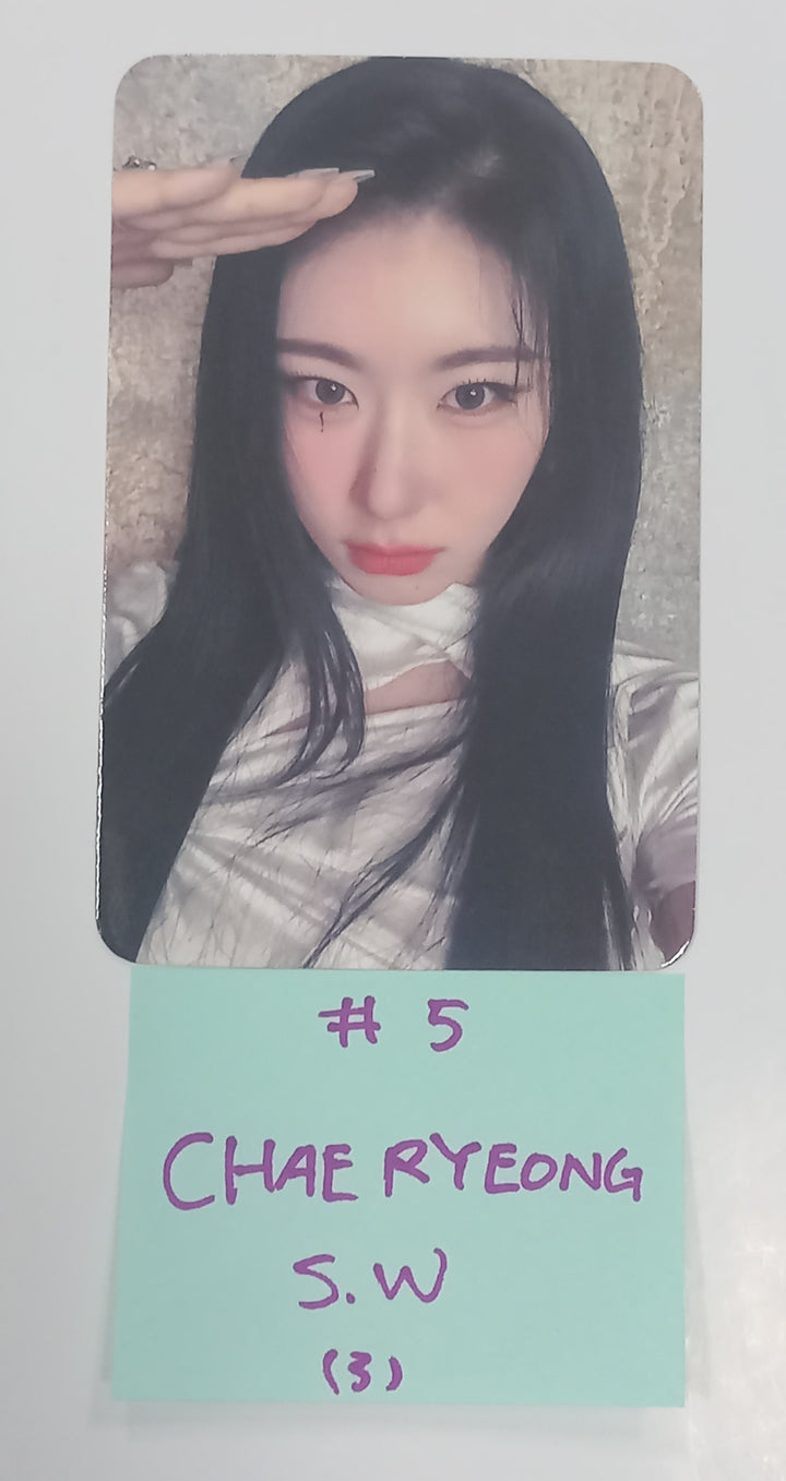 ITZY "BORN TO BE" - Soundwave Fansign Event Photocard [24.1.15] - HALLYUSUPERSTORE