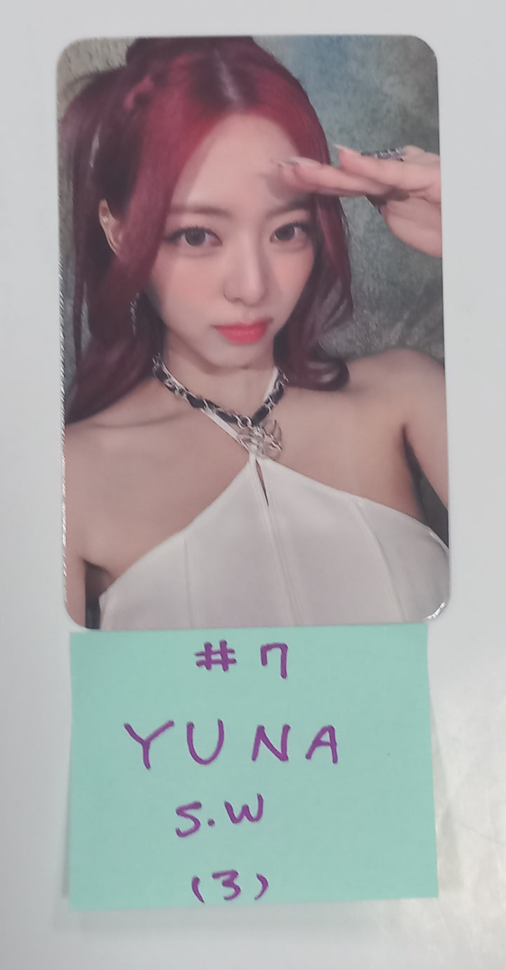 ITZY "BORN TO BE" - Soundwave Fansign Event Photocard [24.1.15] - HALLYUSUPERSTORE
