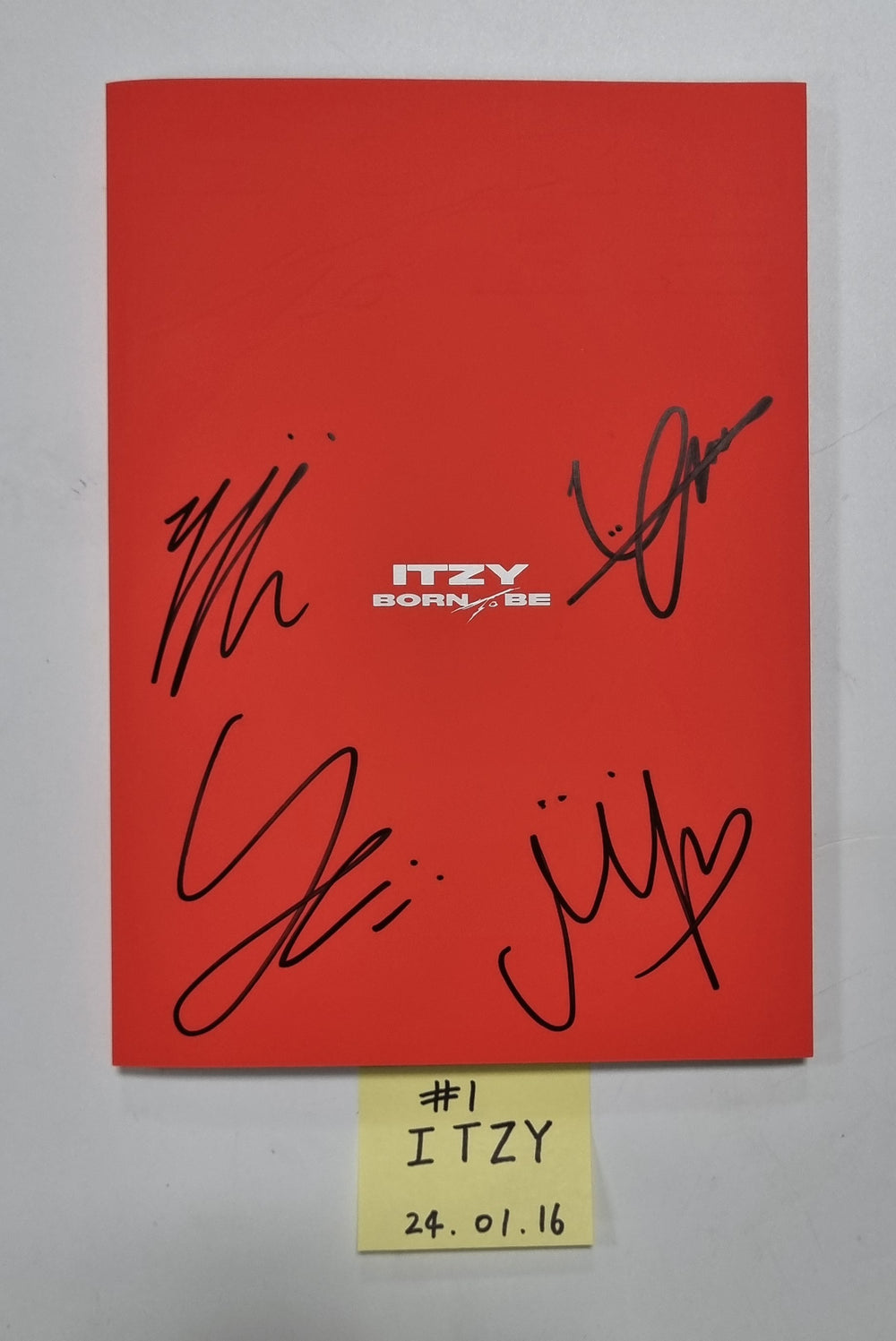 ITZY "BORN TO BE" - Hand Autographed(Signed) Promo Album [24.1.16] - HALLYUSUPERSTORE