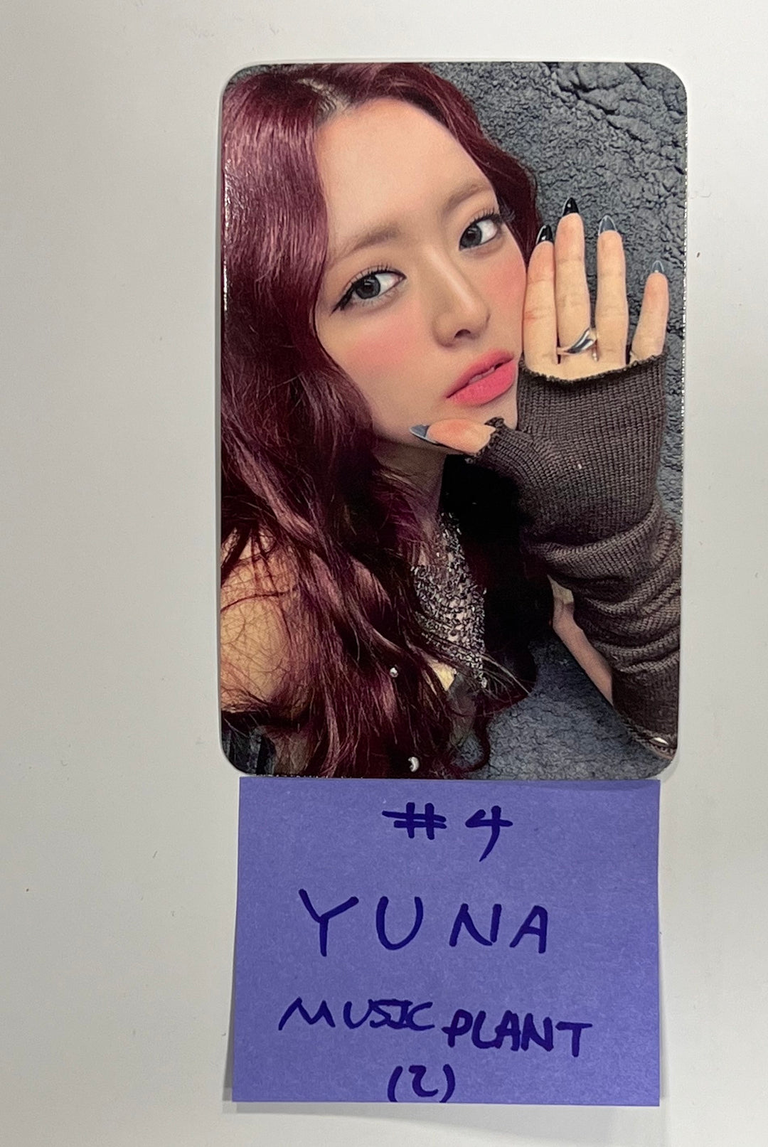 ITZY "BORN TO BE" - Music Plant Pre-Order Benefit Photocard [24.1.17] - HALLYUSUPERSTORE