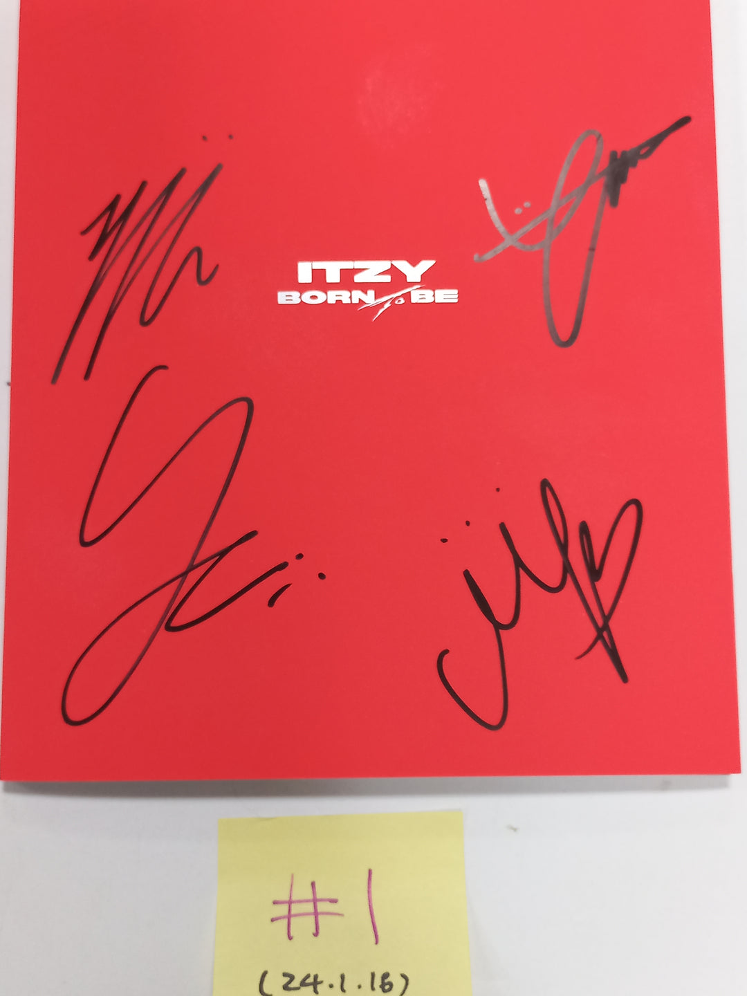 ITZY "BORN TO BE" - Hand Autographed(Signed) Promo Album [24.1.18] - HALLYUSUPERSTORE