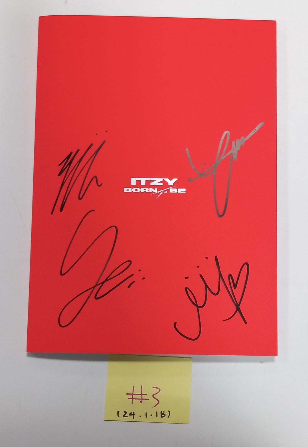 ITZY "BORN TO BE" - Hand Autographed(Signed) Promo Album [24.1.18] - HALLYUSUPERSTORE