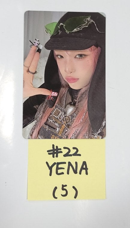 YENA "Good Morning" - Official Photocard [24.1.18] - HALLYUSUPERSTORE