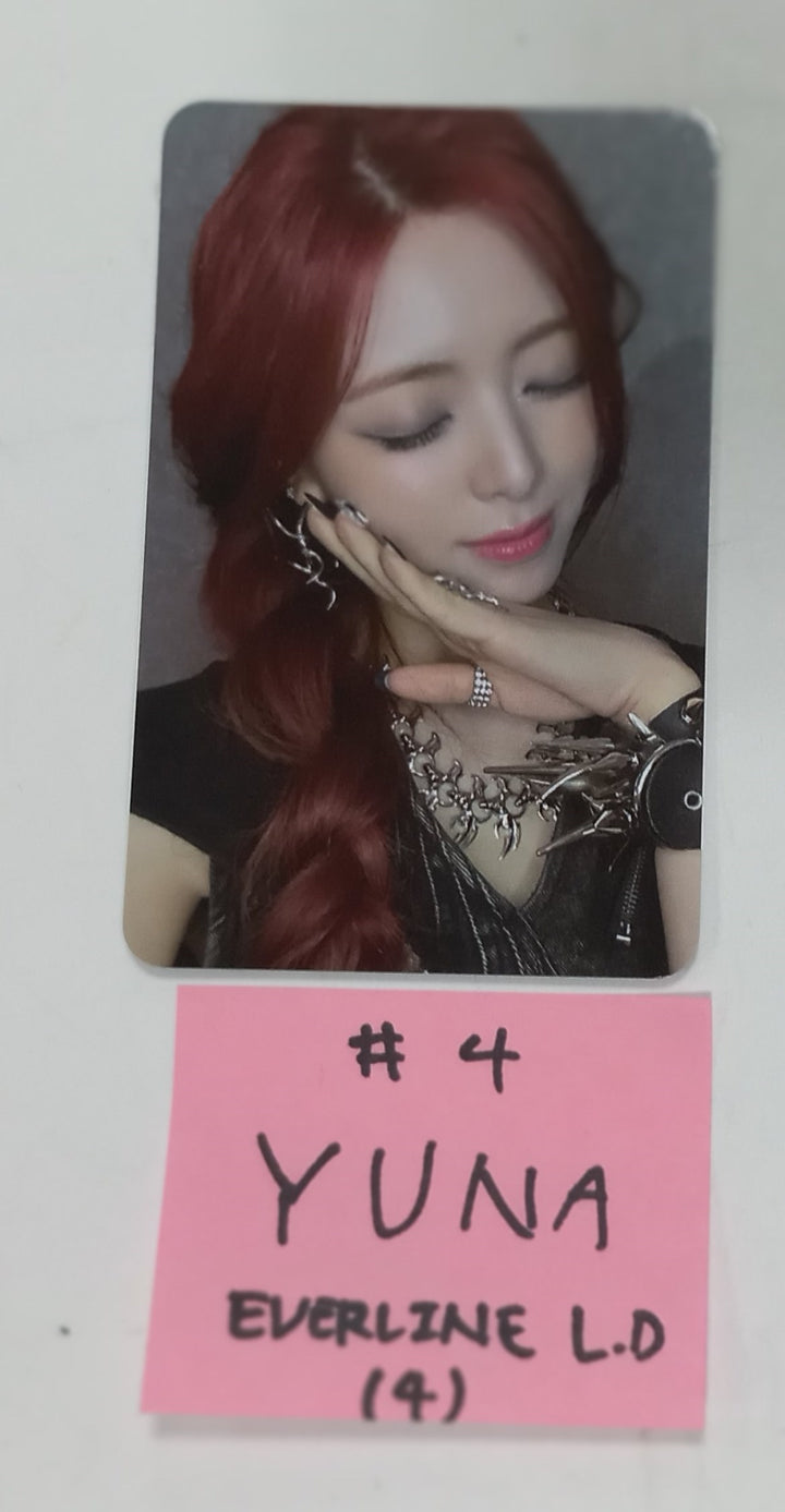 ITZY "BORN TO BE" - Everline Lucky Draw Event Photocard, Keyring [24.1.24] - HALLYUSUPERSTORE