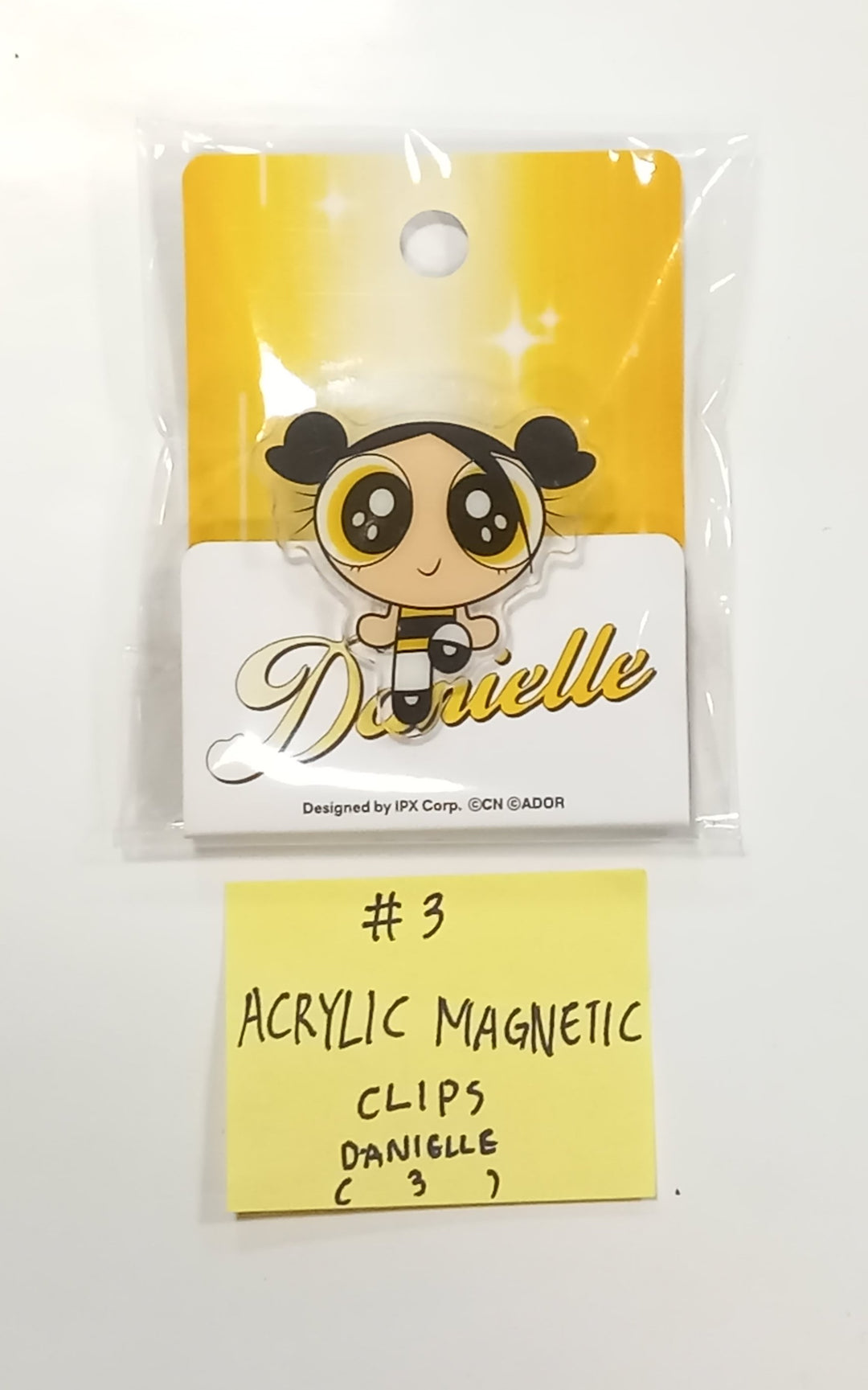 New Jeans - New Jeans x Line Friends Pop-Up Store Official MD [Acrylic Magnetic, Pin Badge, Photo Holder Keyring, Mouse Pad, Plastic File] [24.1.24] - HALLYUSUPERSTORE