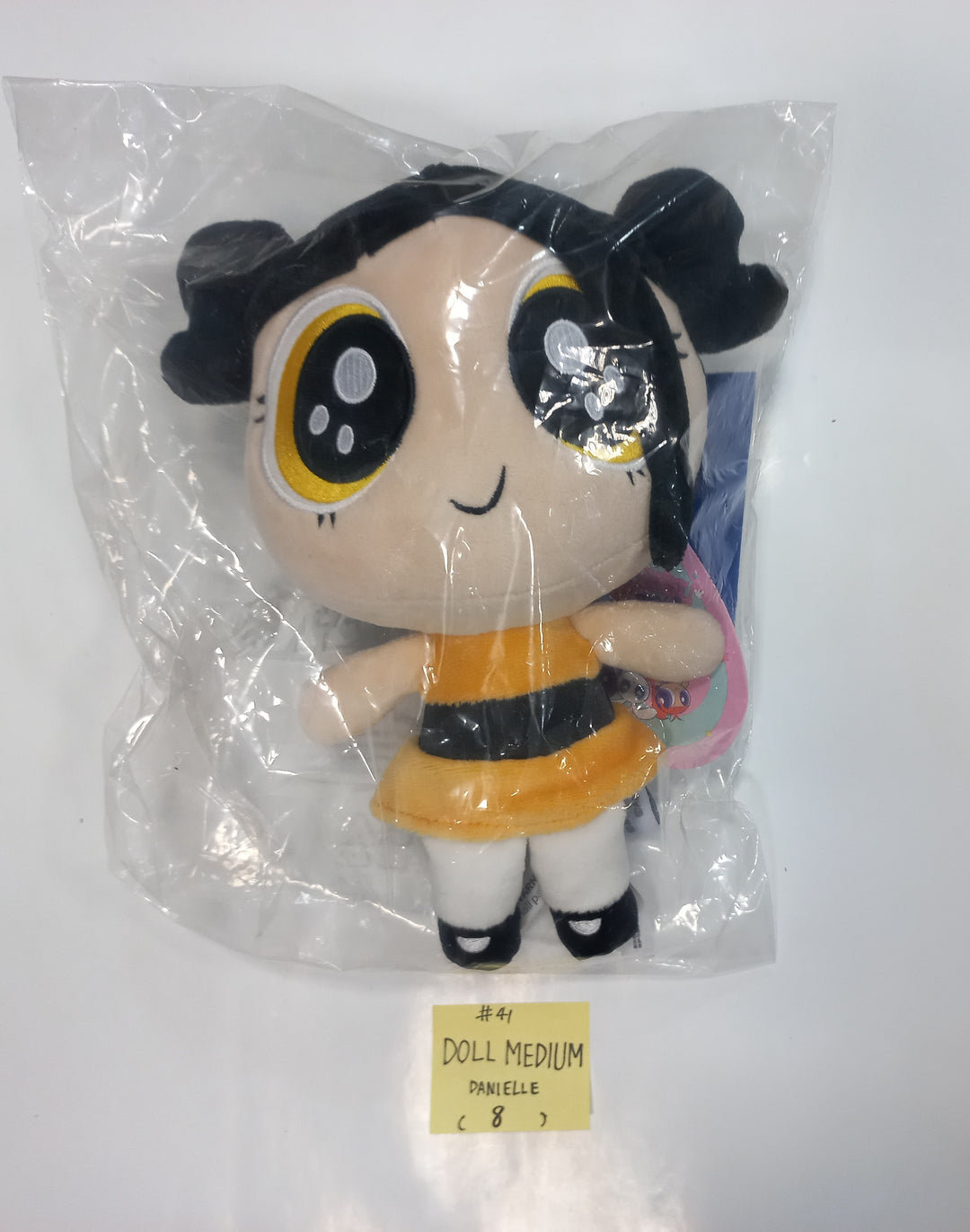 New Jeans - New Jeans x Line Friends Pop-Up Store Official MD [string pouch, Bag Charm, Sweat Shirt, Doll, Eco Bag, Full-Zip, Blanket, Cushion] [24.1.24] - HALLYUSUPERSTORE