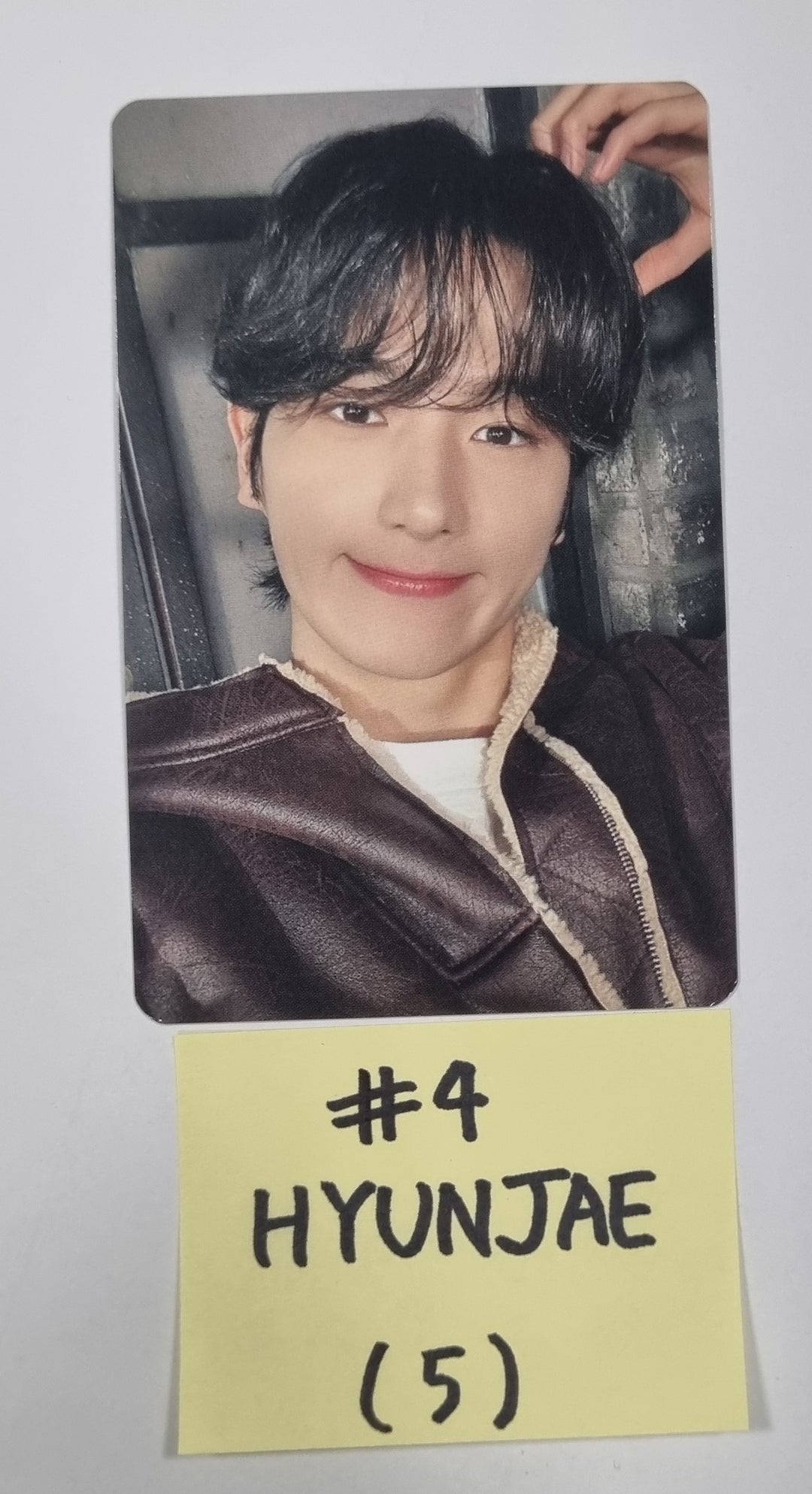 THE BOYZ "WORLD TOUR : ZENERATION ENCORE" - Official Trading Photocard (1) [24.1.25] - HALLYUSUPERSTORE