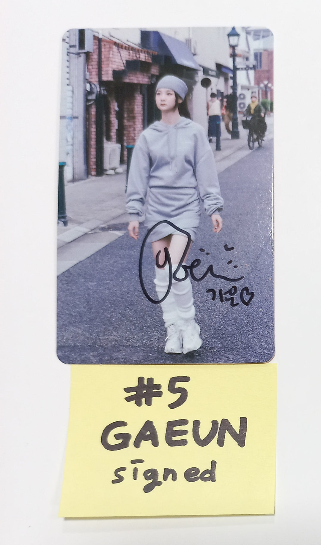 LIMELIGHT "Last Dance" - Hand Autographed(Signed) Photocard [Nemo Ver.] [24.1.29] - HALLYUSUPERSTORE