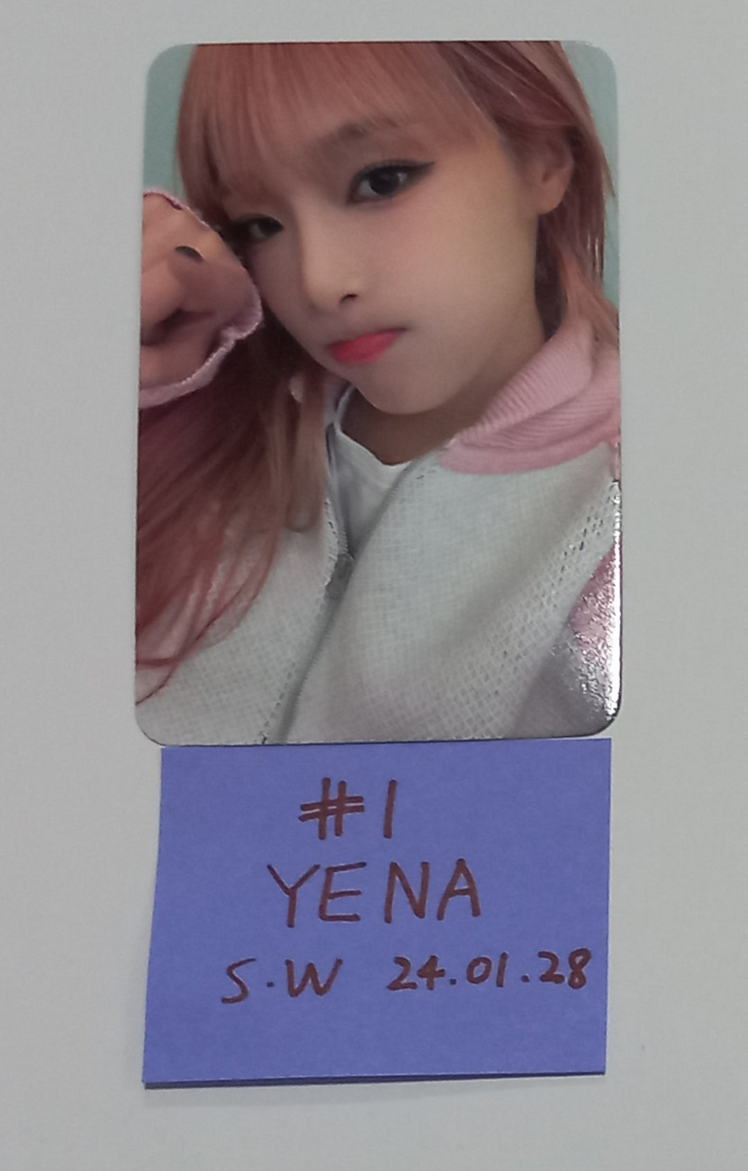YENA "Good Morning" - Soundwave Fansign Event Photocard Round 2 [24.1.30] - HALLYUSUPERSTORE