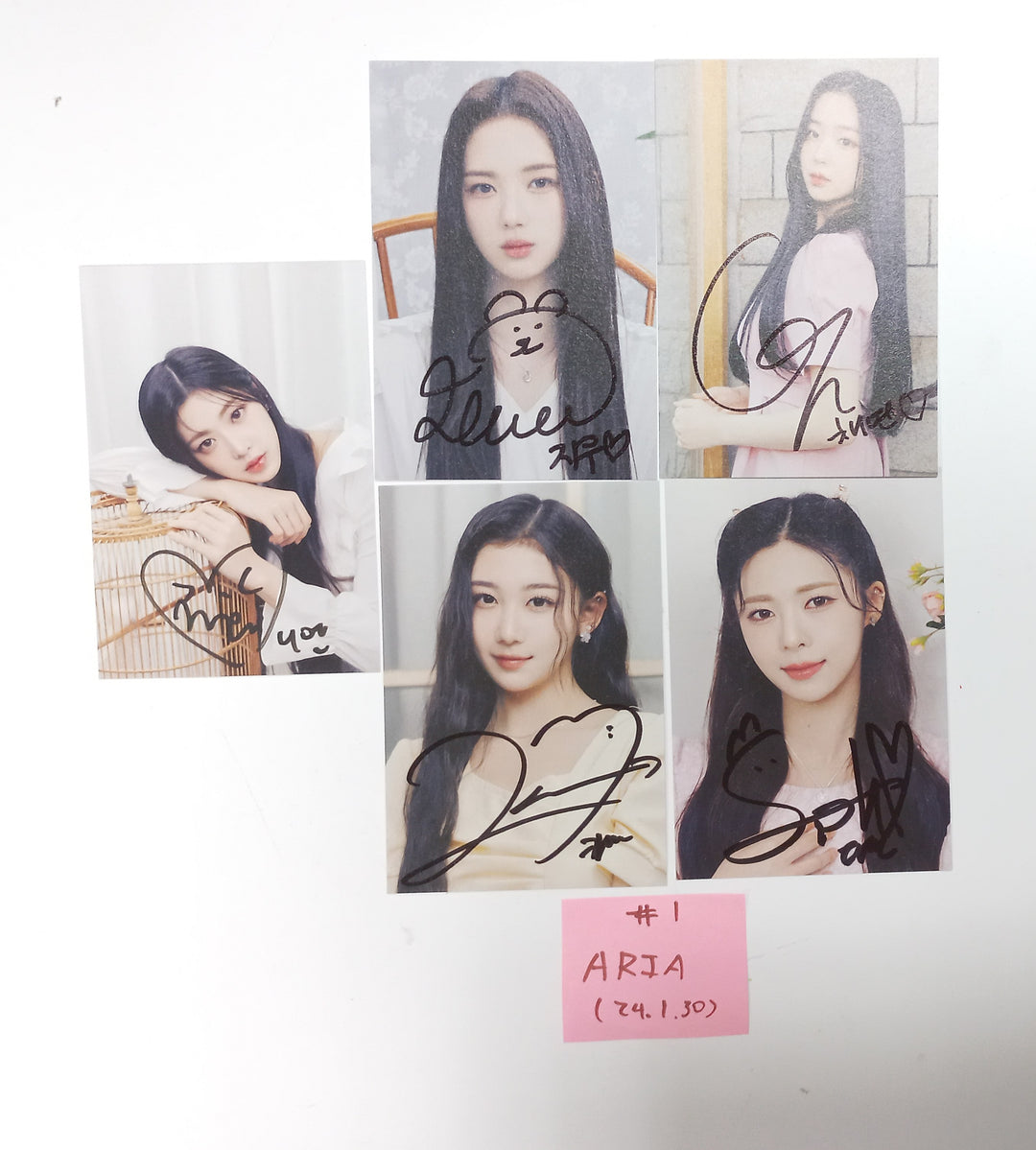TripleS "Aria" - Hand Autographed(Signed) Promo Album [24.1.30] - HALLYUSUPERSTORE