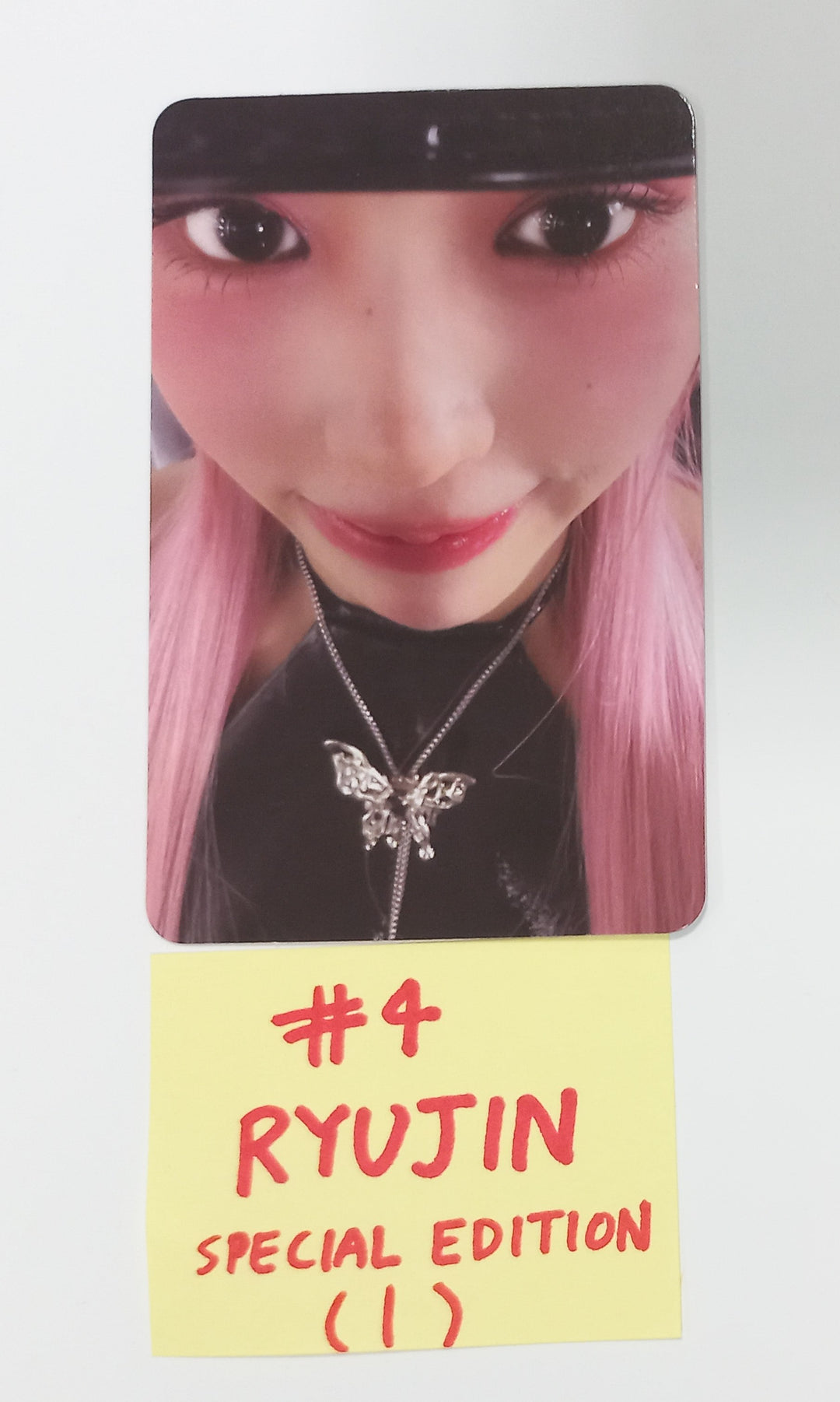 ITZY "BORN TO BE" - Official Photocard [Special Edition] [25.2.5] - HALLYUSUPERSTORE